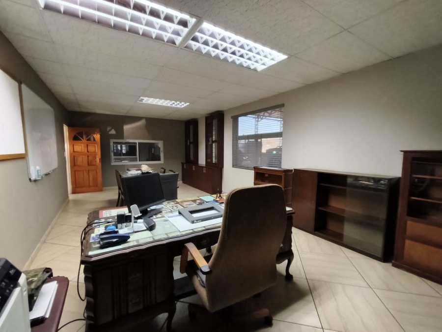 To Let Commercial Property for Rent in Unitas Park Gauteng