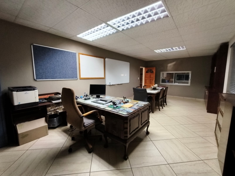 To Let Commercial Property for Rent in Unitas Park Gauteng