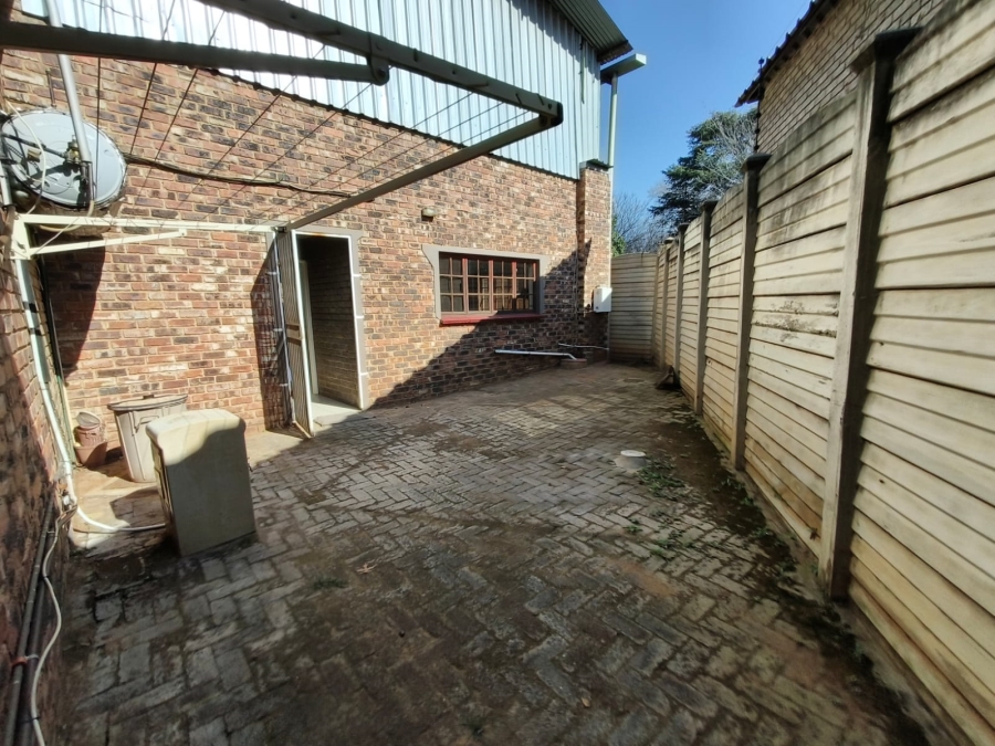 To Let Commercial Property for Rent in Unitas Park Gauteng