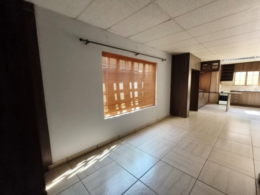 To Let Commercial Property for Rent in Unitas Park Gauteng