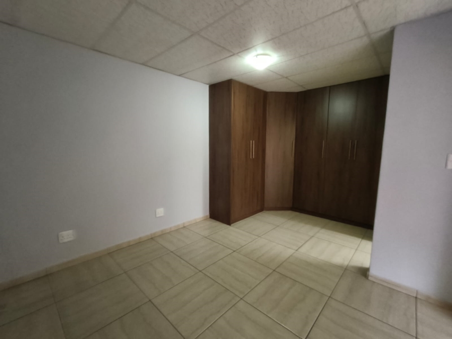 To Let Commercial Property for Rent in Unitas Park Gauteng