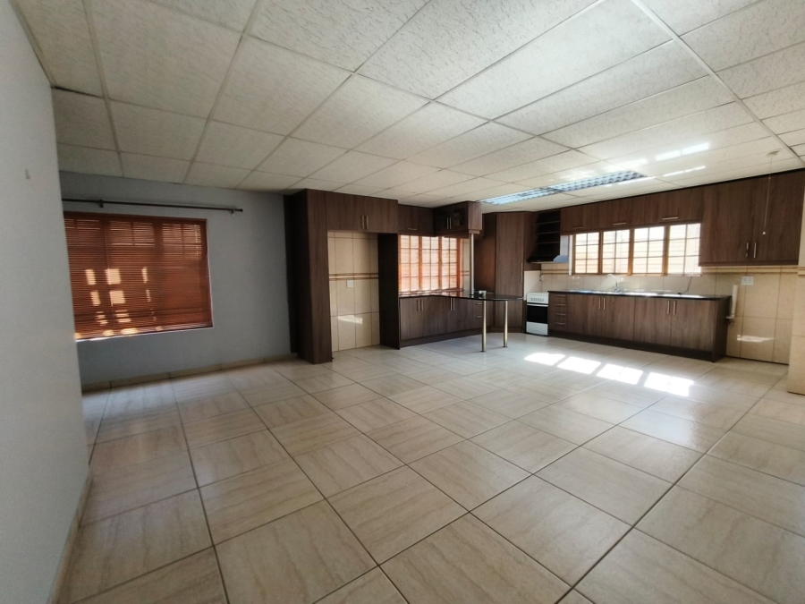 To Let Commercial Property for Rent in Unitas Park Gauteng