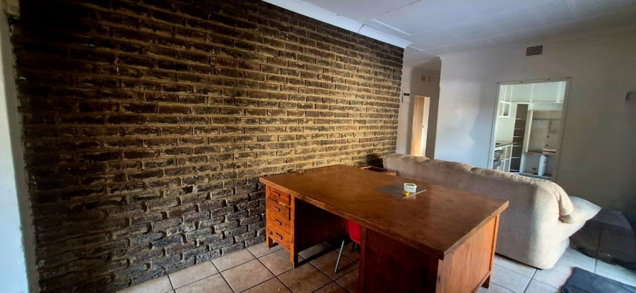 4 Bedroom Property for Sale in Loumarina A H Gauteng