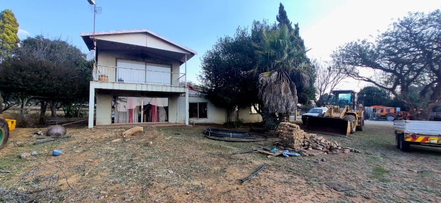 4 Bedroom Property for Sale in Loumarina A H Gauteng