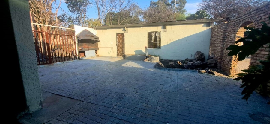 4 Bedroom Property for Sale in Loumarina A H Gauteng