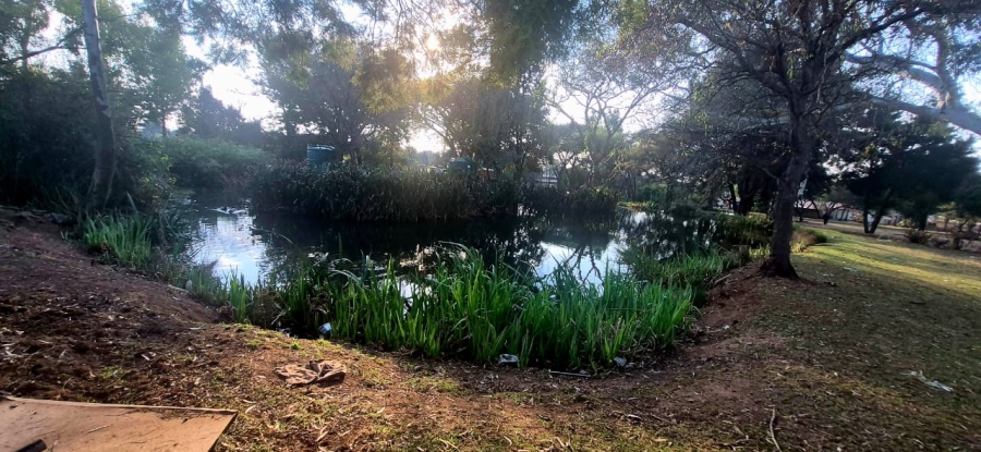 4 Bedroom Property for Sale in Loumarina A H Gauteng