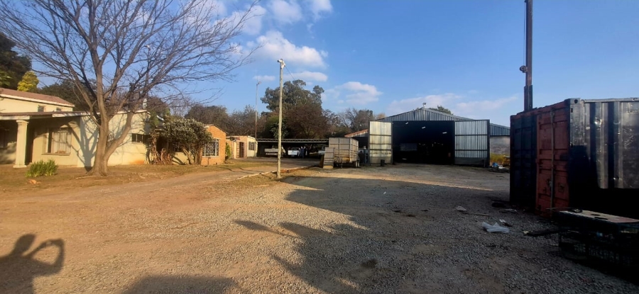 4 Bedroom Property for Sale in Loumarina A H Gauteng