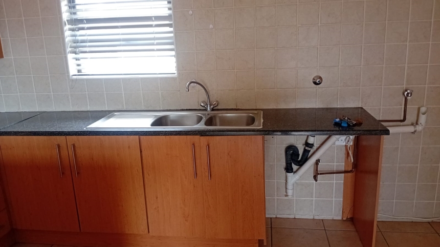 To Let 3 Bedroom Property for Rent in Chancliff A H Gauteng