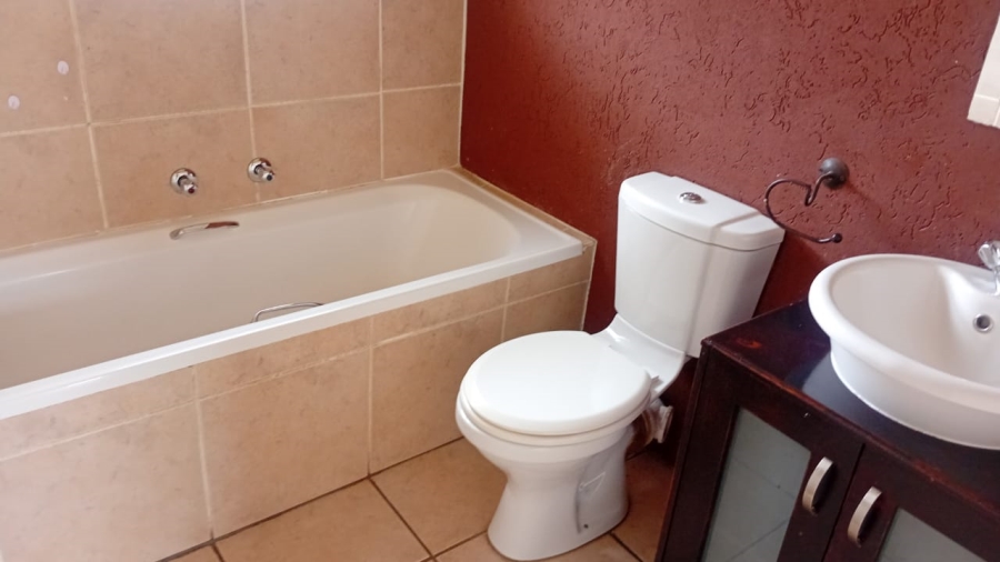 To Let 3 Bedroom Property for Rent in Chancliff A H Gauteng
