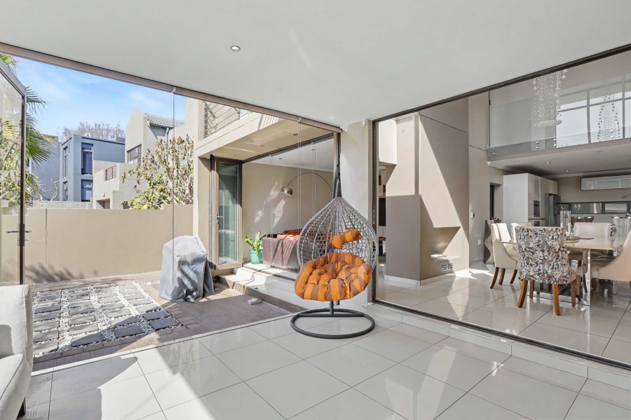 To Let 4 Bedroom Property for Rent in Stone River Estate Gauteng