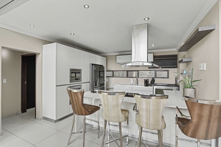 To Let 4 Bedroom Property for Rent in Stone River Estate Gauteng