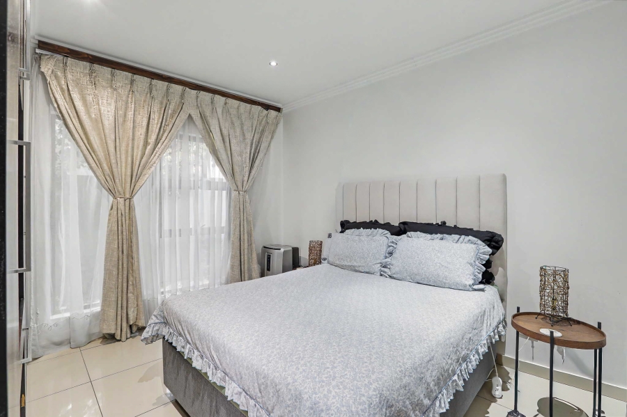 To Let 4 Bedroom Property for Rent in Stone River Estate Gauteng