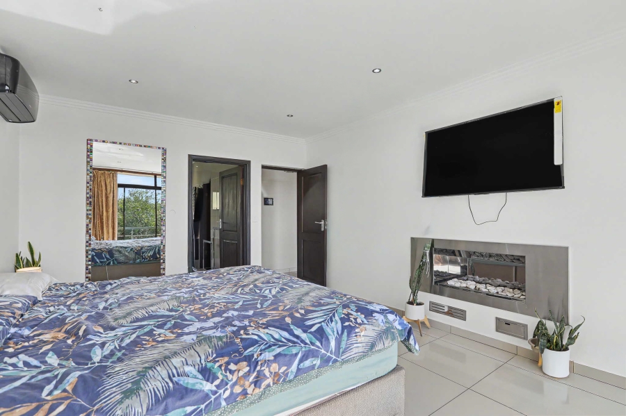 To Let 4 Bedroom Property for Rent in Stone River Estate Gauteng