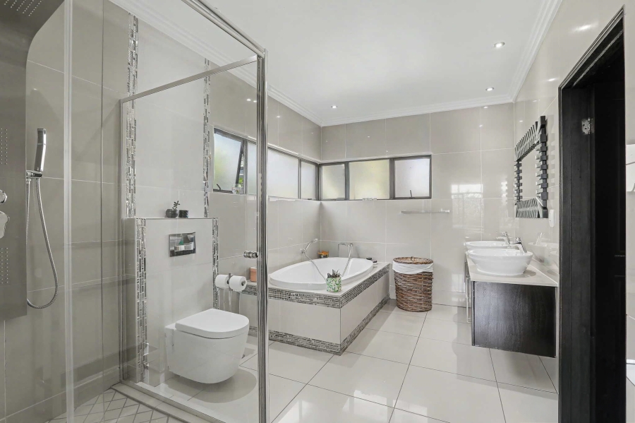 To Let 4 Bedroom Property for Rent in Stone River Estate Gauteng