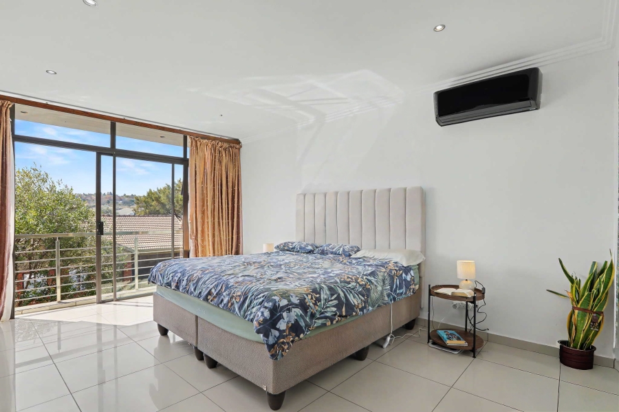 To Let 4 Bedroom Property for Rent in Stone River Estate Gauteng