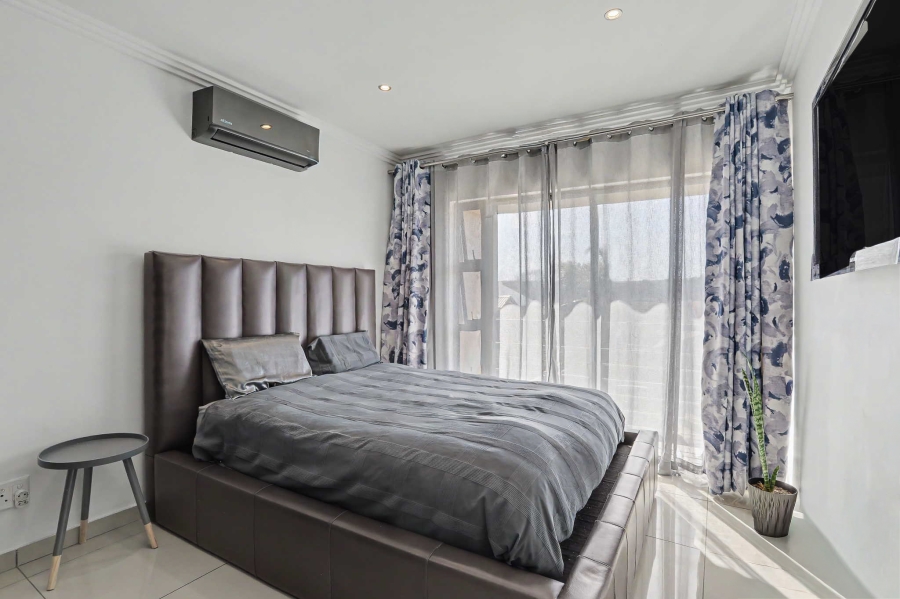 To Let 4 Bedroom Property for Rent in Stone River Estate Gauteng