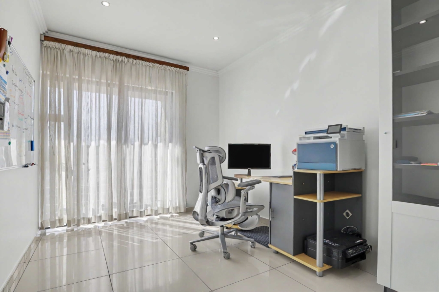 To Let 4 Bedroom Property for Rent in Stone River Estate Gauteng