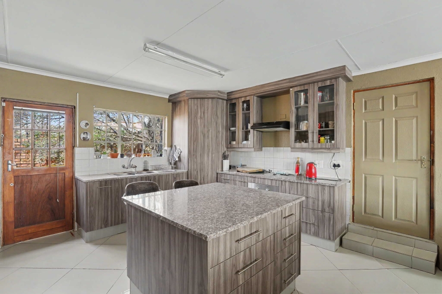 3 Bedroom Property for Sale in Amorosa Gauteng