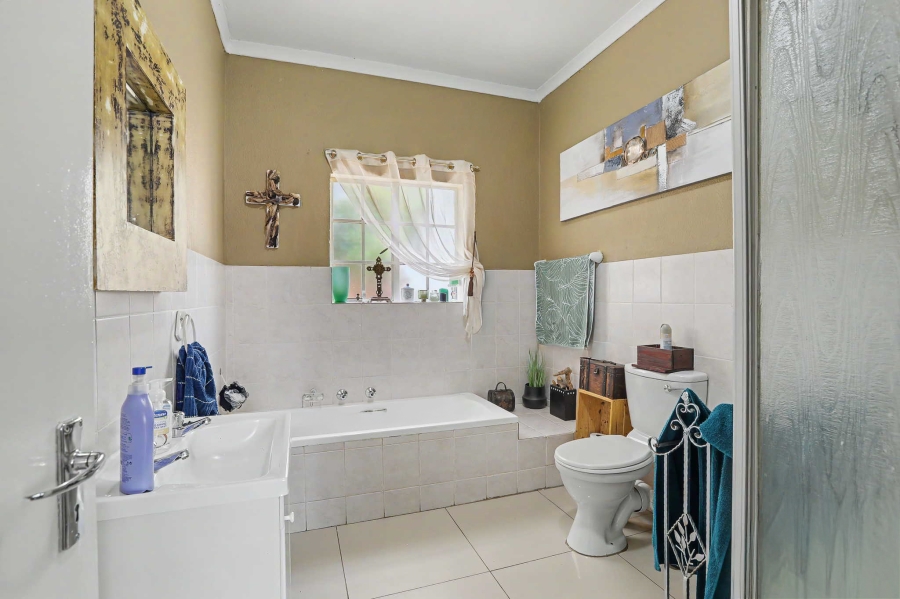 3 Bedroom Property for Sale in Amorosa Gauteng