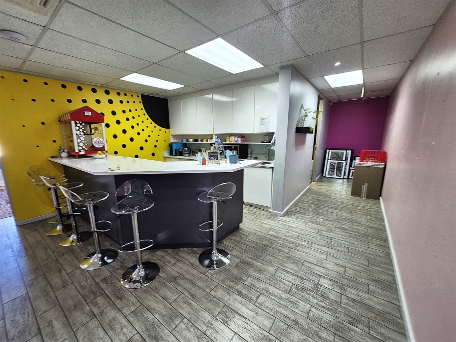 To Let Commercial Property for Rent in Dunkeld Gauteng