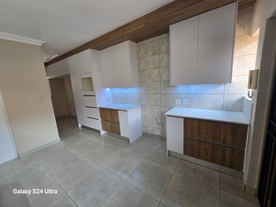 6 Bedroom Property for Sale in Wonderboom Gauteng