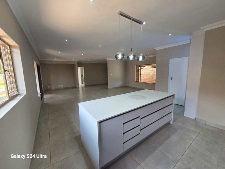 6 Bedroom Property for Sale in Wonderboom Gauteng