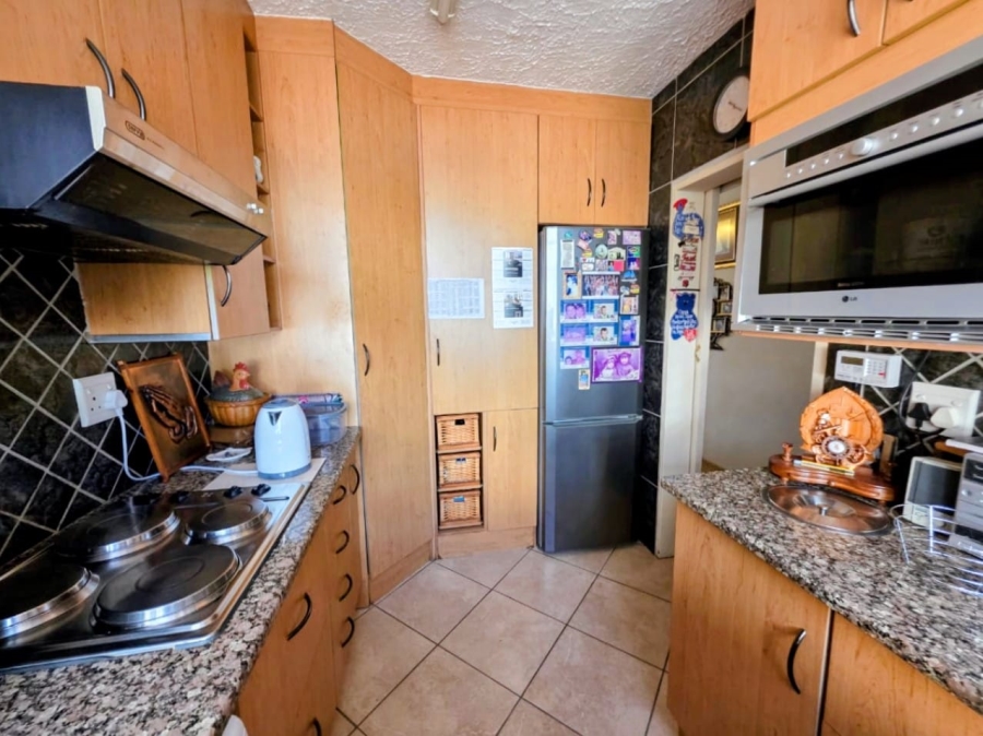 2 Bedroom Property for Sale in Sinoville Gauteng