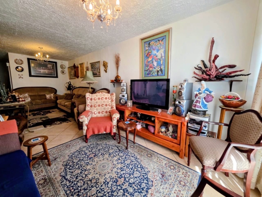 2 Bedroom Property for Sale in Sinoville Gauteng