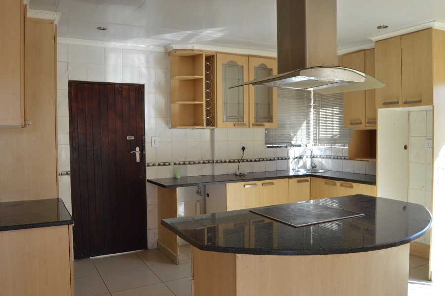 To Let 3 Bedroom Property for Rent in Ormonde View Gauteng