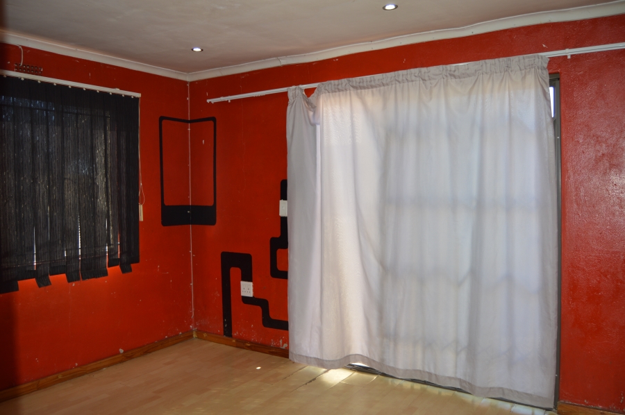 To Let 3 Bedroom Property for Rent in Ormonde View Gauteng
