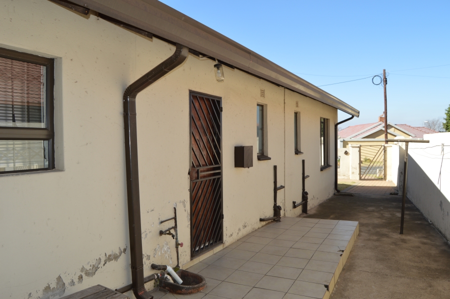 To Let 3 Bedroom Property for Rent in Ormonde View Gauteng