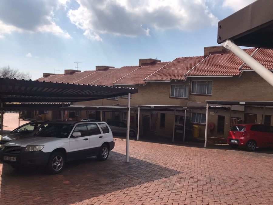 2 Bedroom Property for Sale in Silverfields Gauteng