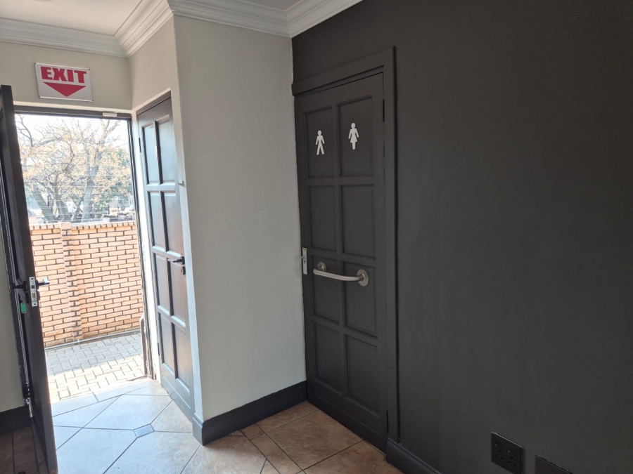 To Let Commercial Property for Rent in Die Hoewes Gauteng