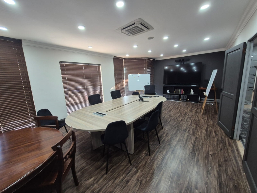 To Let Commercial Property for Rent in Die Hoewes Gauteng