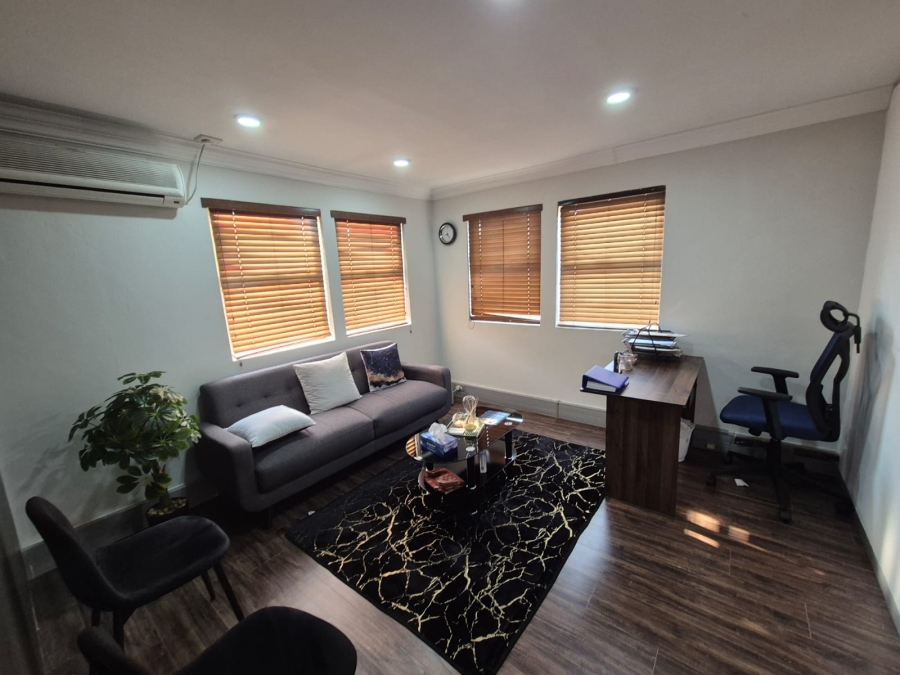 To Let Commercial Property for Rent in Die Hoewes Gauteng