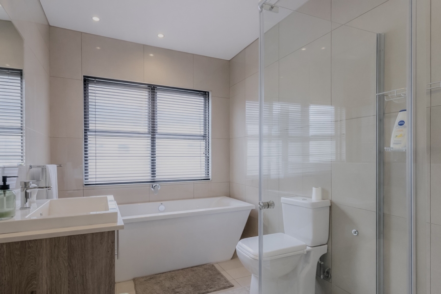3 Bedroom Property for Sale in Broadacres Gauteng