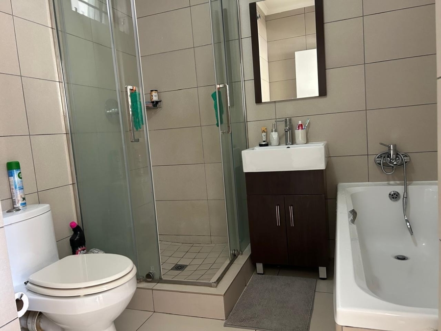 1 Bedroom Property for Sale in Fourways Gauteng