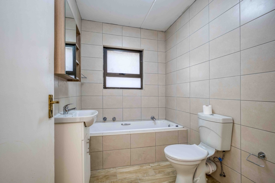 To Let 2 Bedroom Property for Rent in Sunninghill Gauteng