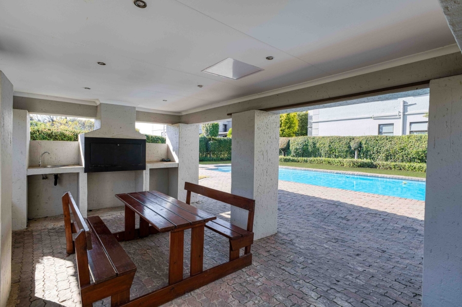 To Let 2 Bedroom Property for Rent in Sunninghill Gauteng