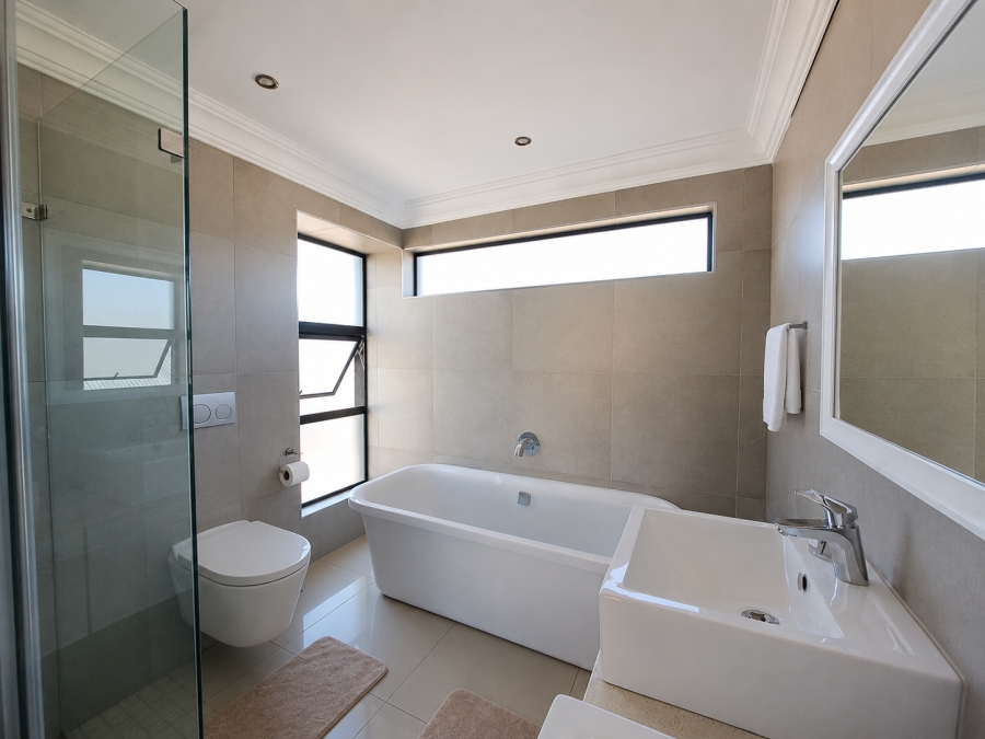 3 Bedroom Property for Sale in Louwlardia Gauteng