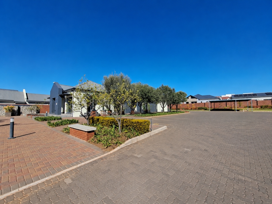 3 Bedroom Property for Sale in Louwlardia Gauteng