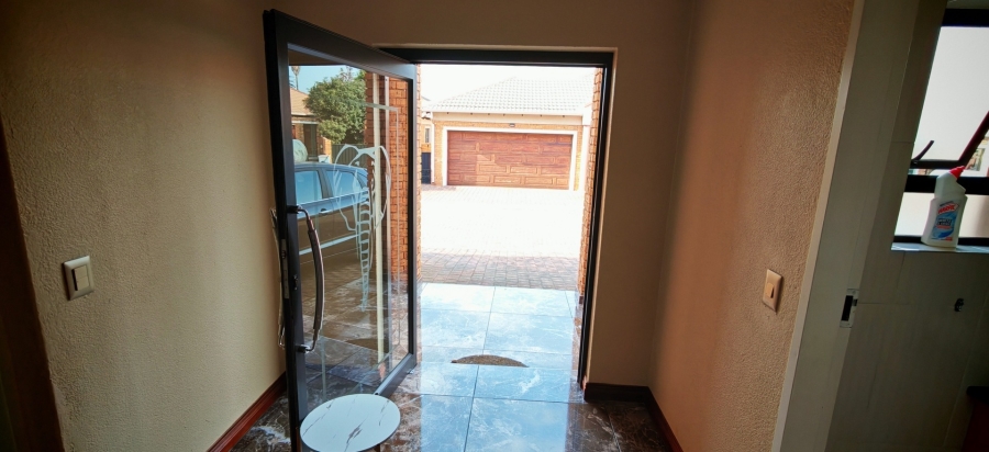 3 Bedroom Property for Sale in New Market Park Gauteng
