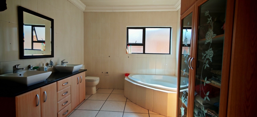 3 Bedroom Property for Sale in New Market Park Gauteng