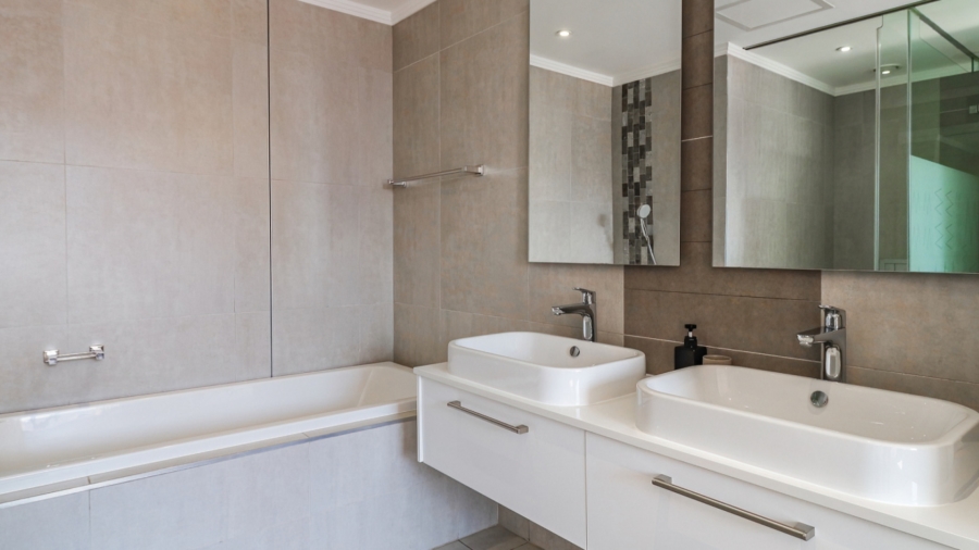 2 Bedroom Property for Sale in Morningside Gauteng
