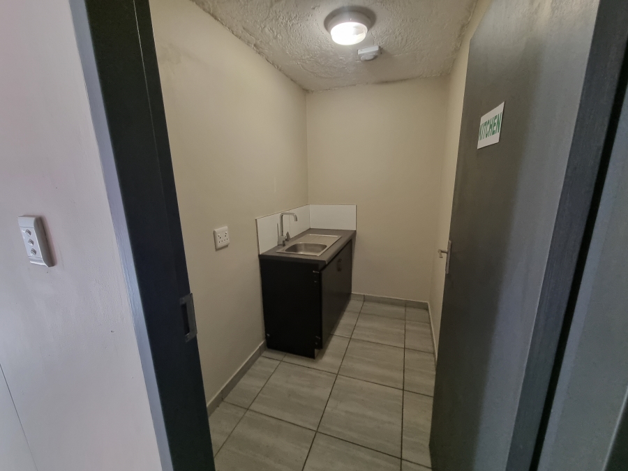 To Let Commercial Property for Rent in Hennopspark Gauteng