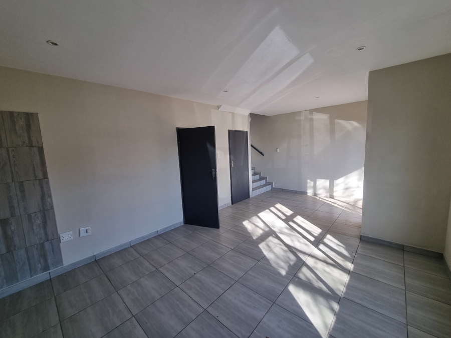 To Let Commercial Property for Rent in Hennopspark Gauteng