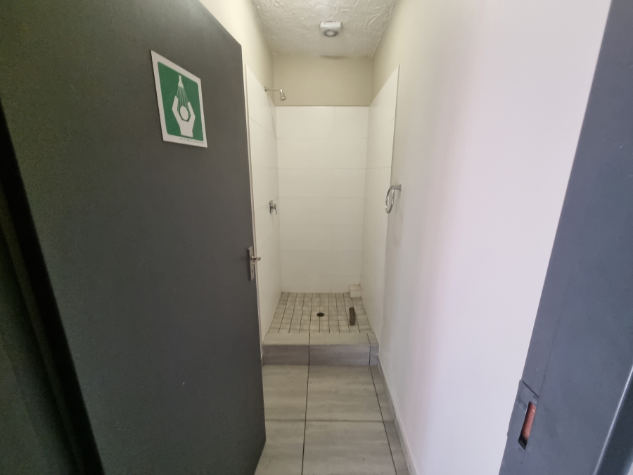 To Let Commercial Property for Rent in Hennopspark Gauteng