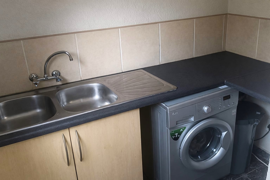 To Let 3 Bedroom Property for Rent in Van Riebeeck Park Gauteng