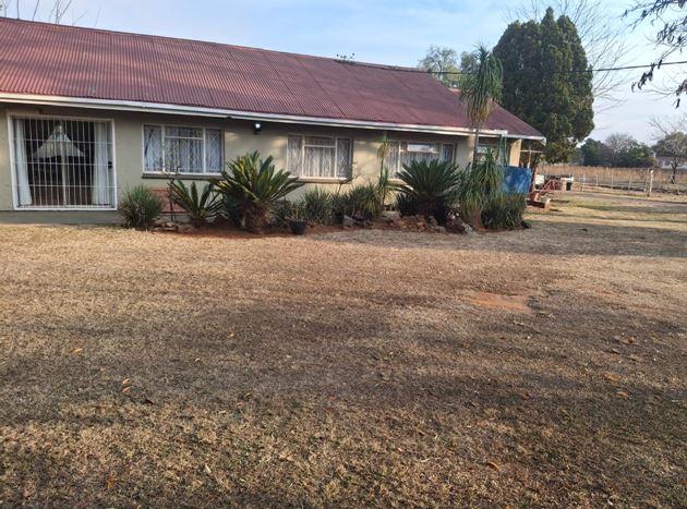 5 Bedroom Property for Sale in Middelvlei A H Gauteng