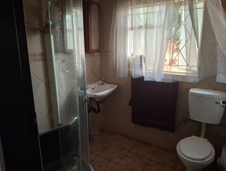5 Bedroom Property for Sale in Middelvlei A H Gauteng